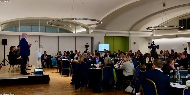 2030 세대를 위한 ISA 투자 전략: 공격형 vs 안정형 포트폴리오 비교 분석