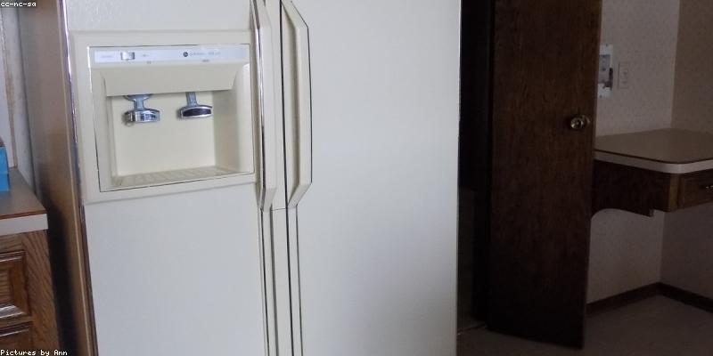 냉장고 정리 전 준비 사항: 냉장고 청소 및 점검