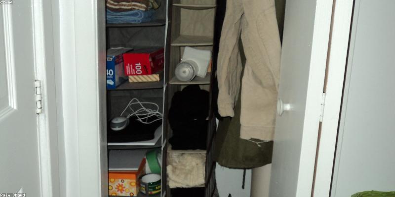 본론 1: 수직 공간을 활용하는 벽걸이형 & 천장형 아이템 추천